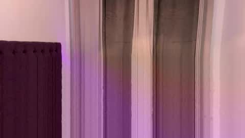 Tina online show from October 2025 07:47:01 PM