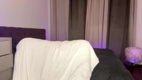 Tina online show from October 2025 08:16:02 PM