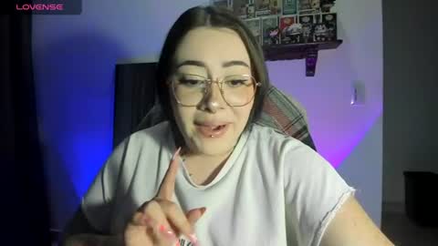 Snapshot of nova_gara chatting on June 2026 12:32:02 AM s online show from June 2026 12:32:02 AM