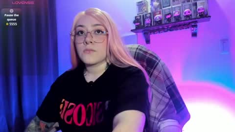 Snapshot of nova_gara chatting on July 2026 01:52:01 AM s online show from July 2026 01:52:01 AM