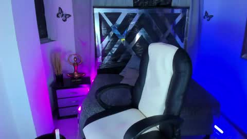 Snapshot of nova_sex1 chatting on May 2026 04:09:01 AM nova online show from May 2026 04:09:01 AM