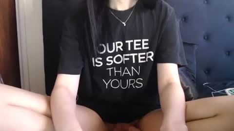 Snapshot of novafrey chatting on November 2025 09:03:02 PM Olivia online show from November 2025 09:03:02 PM