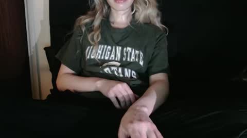 Olivia online show from December 2025 07:28:02 AM