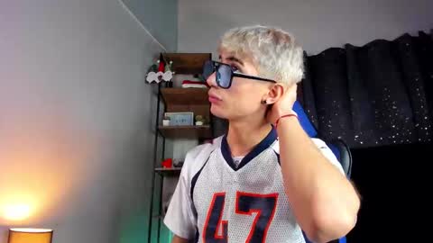 Nova online show from December 2025 06:48:01 PM