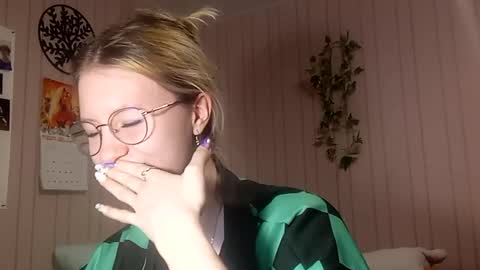 Snapshot of novellahartig chatting on February 2026 03:10:01 PM Sari It is my first day online show from February 2026 03:10:01 PM