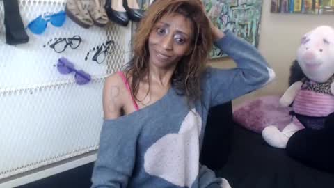 Nubiangiggles online show from May 2026 09:03:01 AM