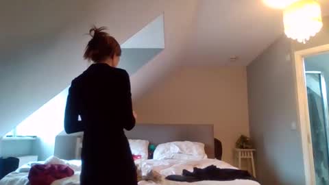 Alice  Nudgeman online show from November 2025 11:49:02 AM