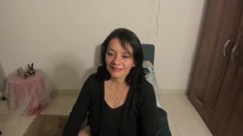 nuit_rose online show from July 2026 02:05:17 AM