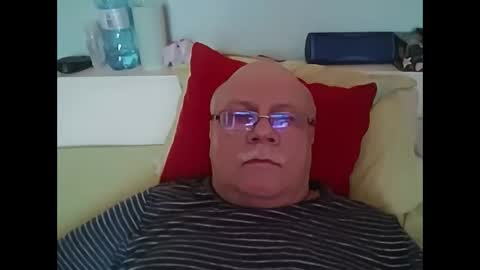 nukiss online show from September 2025 11:55:02 AM