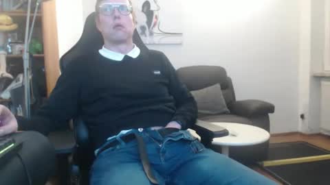 nursefan online show from January 2026 07:17:02 PM