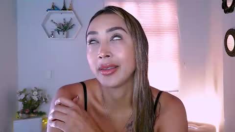 Nycole online show from March 2025 01:32:02 PM