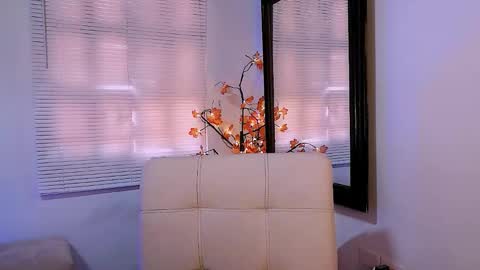 Nycole online show from November 2025 11:54:02 AM