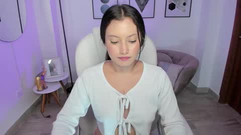 nylaa_rose online show from October 2025 07:05:01 PM