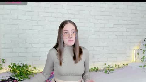 Kat online show from December 2025 02:48:01 PM