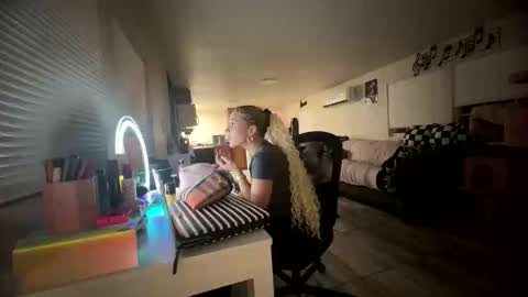 nymphomaticbaby online show from October 2025 04:48:01 AM