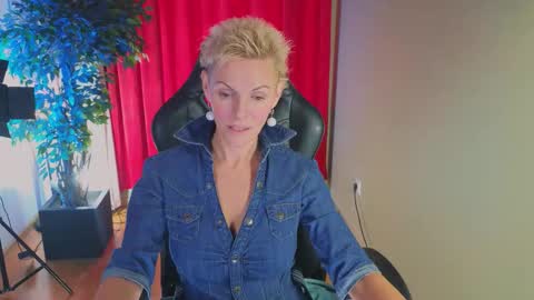 nymphvariety online show from October 2025 05:26:02 AM