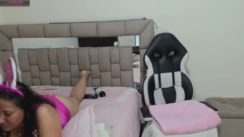 nyomi browm online show from February 2025 11:58:02 PM