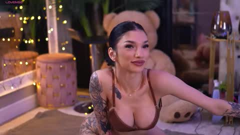 Nyssa online show from January 2026 06:45:01 PM