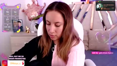 Alex   .    online show from September 2025 10:00:02 PM