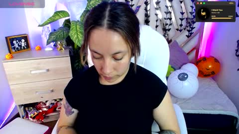 Alex   .    online show from November 2025 10:32:01 PM