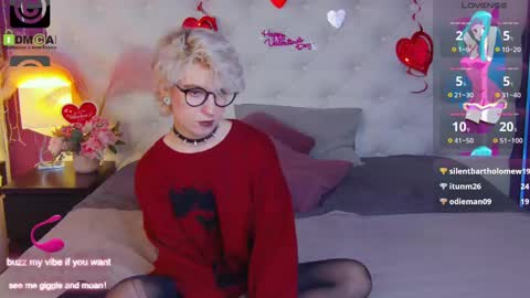 Snapshot of obedientt_ chatting on February 2025 07:27:02 PM Moonlight online show from February 2025 07:27:02 PM