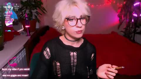 Snapshot of obedientt_ chatting on September 2025 09:00:02 AM Moonlight online show from September 2025 09:00:02 AM