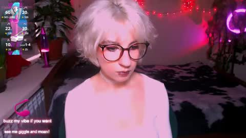 Snapshot of obedientt_ chatting on September 2025 11:23:02 AM Moonlight online show from September 2025 11:23:02 AM