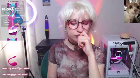 Snapshot of obedientt_ chatting on October 2025 12:58:01 PM Moonlight online show from October 2025 12:58:01 PM