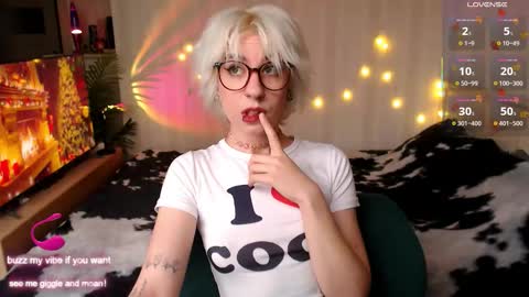 Snapshot of obedientt_ chatting on December 2025 08:56:02 AM Moonlight online show from December 2025 08:56:02 AM