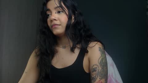 Snapshot of obeyval chatting on October 2025 12:42:02 AM Vale online show from October 2025 12:42:02 AM