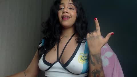 Snapshot of obeyval chatting on October 2025 03:03:02 AM Vale online show from October 2025 03:03:02 AM