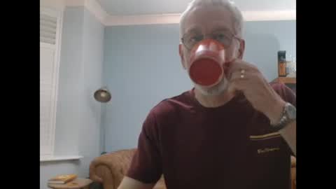 Snapshot of obliox175 chatting on December 2024 11:04:01 PM Obliox online show from December 2024 11:04:01 PM