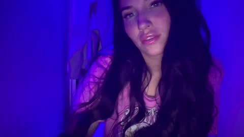 A L A R A  online show from November 2025 02:50:01 AM