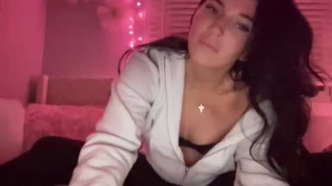 A L A R A  online show from November 2025 03:53:02 AM