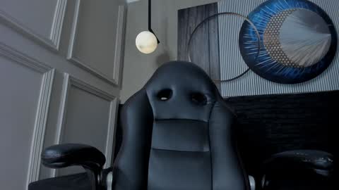 independent model online show from December 2024 04:53:02 PM