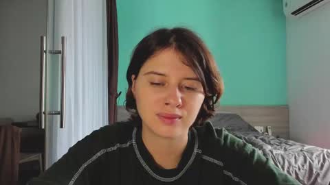 Evie online show from December 2024 03:49:01 AM