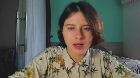 Evie online show from December 2024 03:40:02 AM