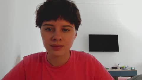 Evie online show from December 2025 07:28:02 AM