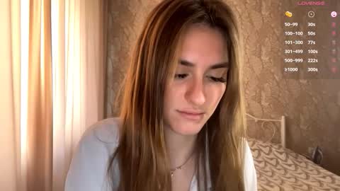 Mia online show from October 2025 09:12:01 AM