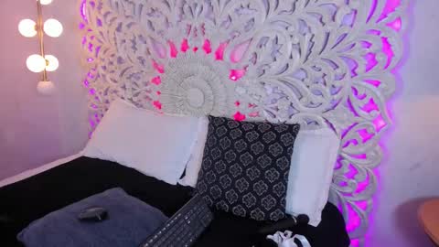 Ana  online show from October 2025 11:34:02 AM