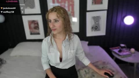 Ana  online show from December 2025 11:17:01 AM