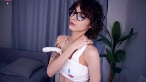 Thea online show from September 2025 06:43:02 PM