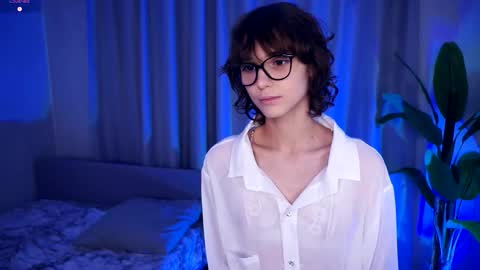 Thea online show from October 2025 07:01:02 PM