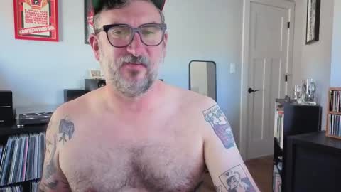 Office Dad online show from October 2025 06:58:01 PM