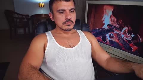 Snapshot of officeman7 chatting on January 2025 08:27:01 PM officeman7 online show from January 2025 08:27:01 PM