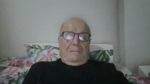 Snapshot of oggi95 chatting on December 2024 04:40:02 PM oggi95 online show from December 2024 04:40:02 PM