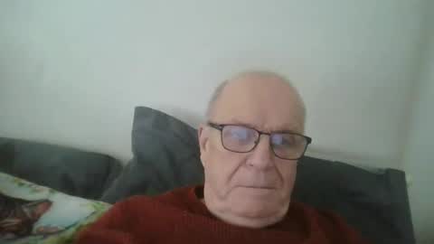 Snapshot of oggi95 chatting on February 2025 11:36:01 AM oggi95 online show from February 2025 11:36:01 AM