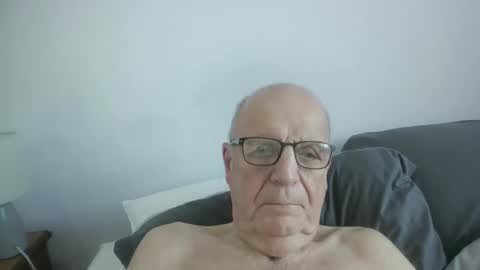 Snapshot of oggi95 chatting on September 2025 07:19:01 AM oggi95 online show from September 2025 07:19:01 AM