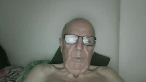 Snapshot of oggi95 chatting on October 2025 09:15:01 PM oggi95 online show from October 2025 09:15:01 PM