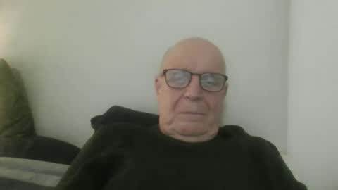 Snapshot of oggi95 chatting on November 2025 04:41:02 PM oggi95 online show from November 2025 04:41:02 PM